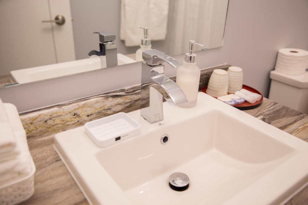 Downtown Whitehorse Deluxe 2 Bedroom Condo Eksteriør bilde