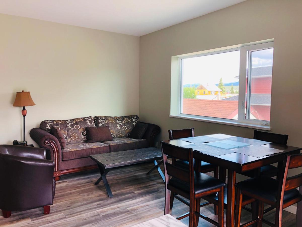 Downtown Whitehorse Deluxe 2 Bedroom Condo Eksteriør bilde
